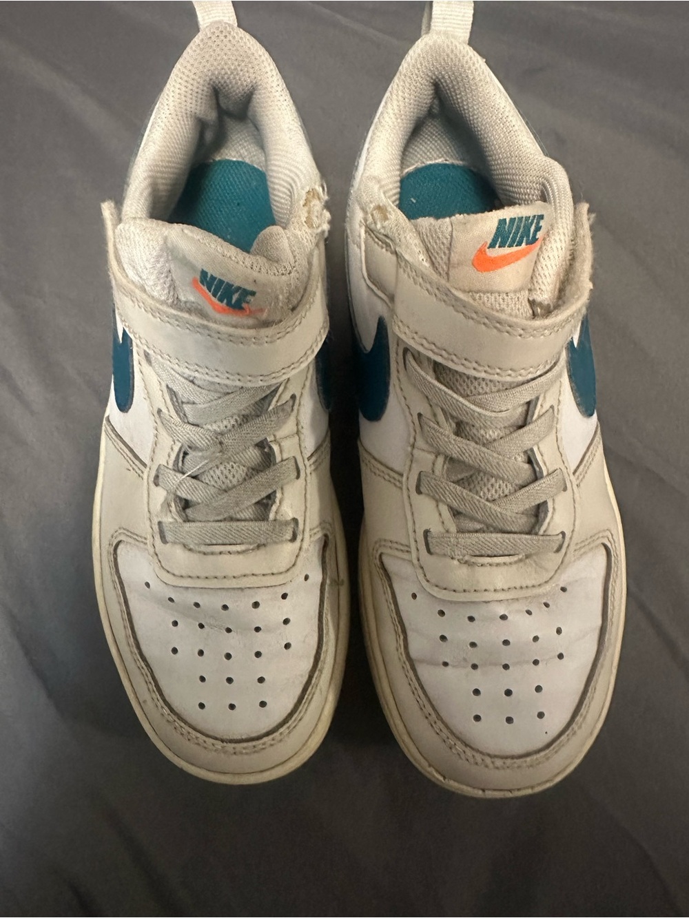 Nike Kids White and Teal Hook-and-Loop Sneakers